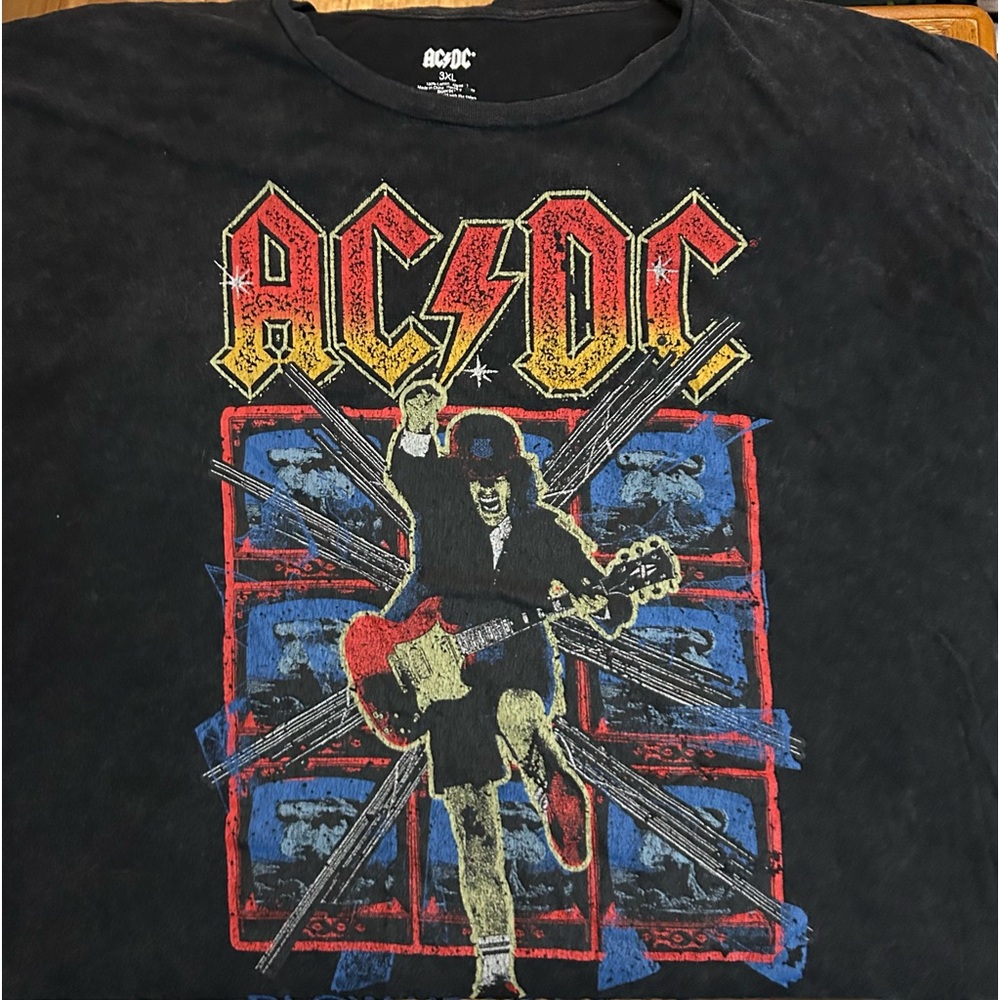 Preowned Women’s size 3xl AC/DC tee